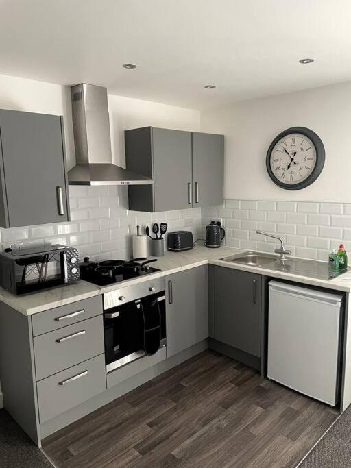 #6Bs 1 Bed Serviced Apartment Ντέρμπι Εξωτερικό φωτογραφία
